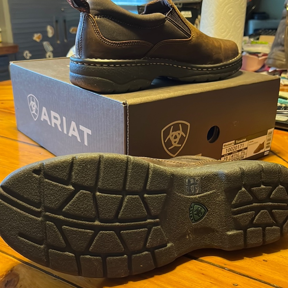 Ariat slip on shoes - size 10M